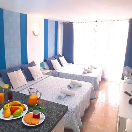 Near To The Ocean In Touristic Center Zone Playa Feñabe